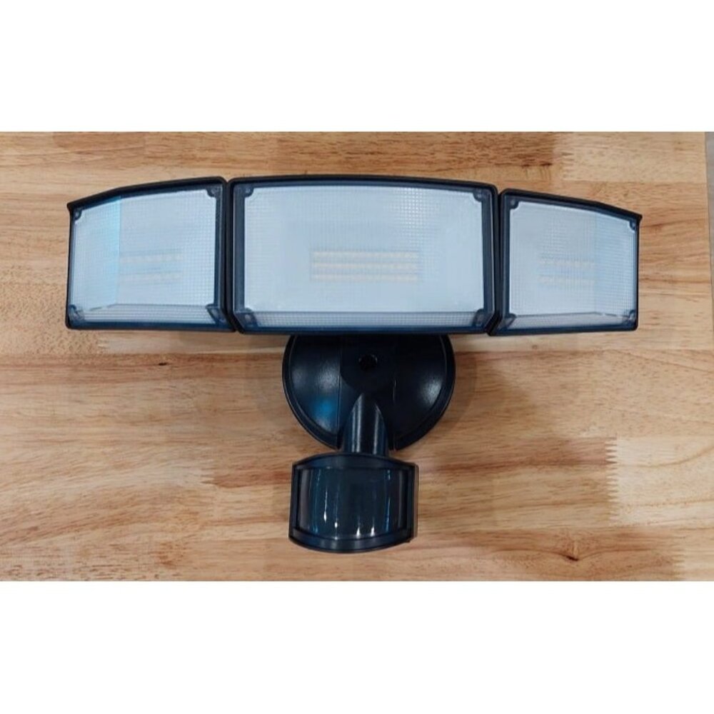 New 72W 7500LM LED Security Lights Motion Sensor Light Outdoor, 5000K Daylight